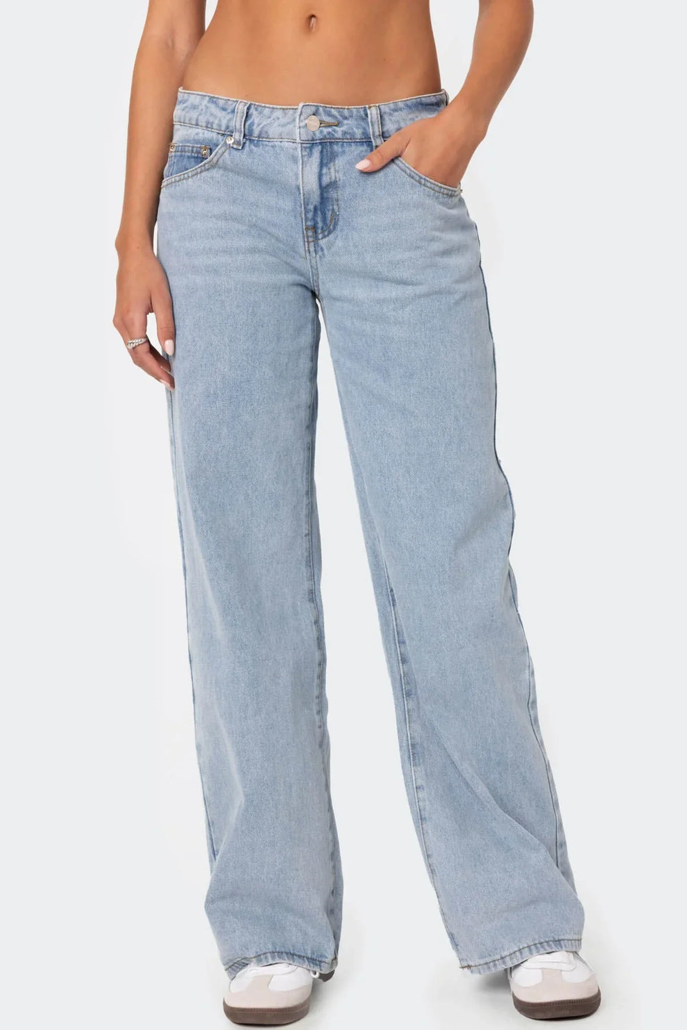 LOW-WAIST JEANS