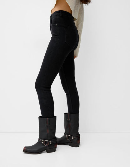 HIGH-WAIST SKINNY JEANS