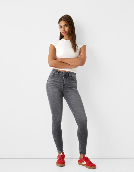 HIGH-WAIST SKINNY JEANS