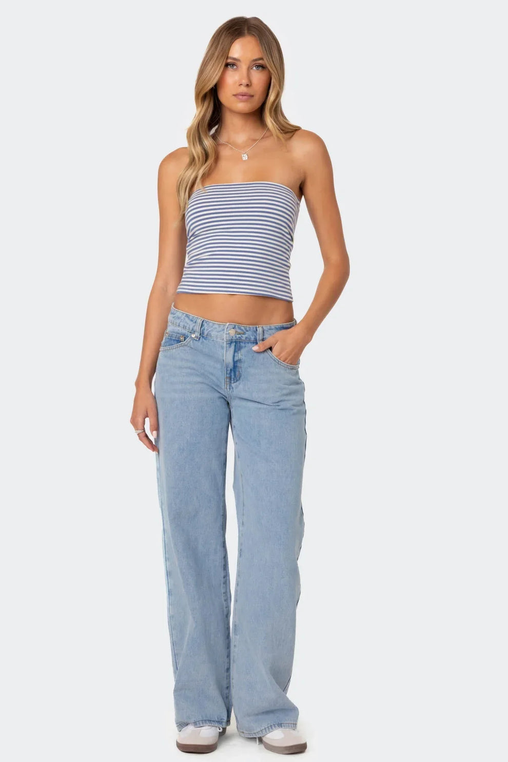 LOW-WAIST JEANS